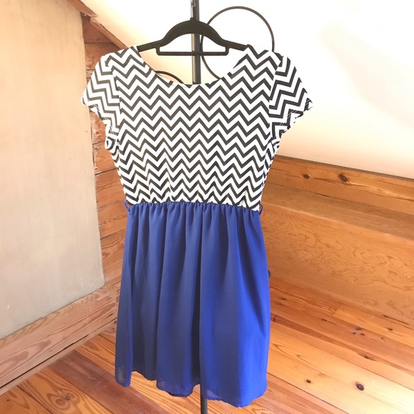 🌸5/$30🌸 Cantata Blue Black White Zig-Zag Dress, EUC - Picture 2 of 13